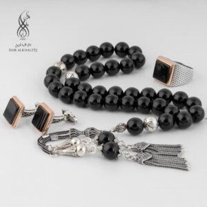 مِسبحة فاخرة باللون الأسود